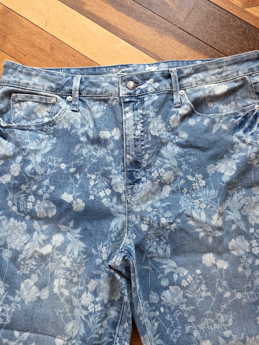 Seven7 High Rise Floral Kick Flare Bootcut Jeans Size 14 - Picture 3 of 16